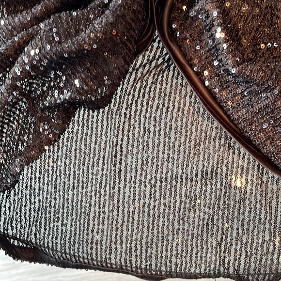 Black Sequent, covered dress low cut - Picture 4 of 6